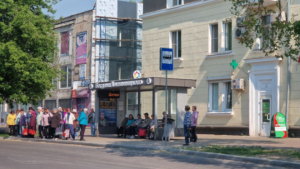 Состояние более 440 автобусных остановок проверяют в столице области - gtrkamur.ru