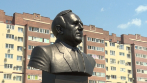В Благовещенске увековечили память бывшего ректора АГМА Владимира Доровских - gtrkamur.ru