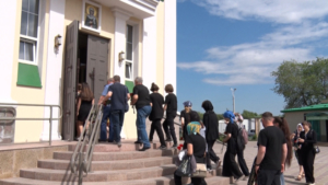 В Благовещенске похоронили семейную пару и двух подростков, погибших в жутком ДТП - gtrkamur.ru