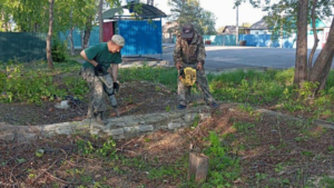 В белогорском селе Низинное на месте пустыря обустраивают сквер - gtrkamur.ru