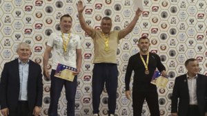 60-летний амурчанин заработал путевку на чемпионат мира по вольной и греко-римской борьбе - gtrkamur.ru