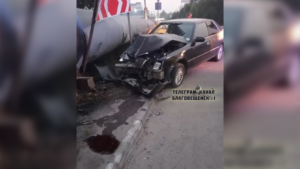 Теплотрасса в Благовещенске вновь стала препятствием для автомобилистов - gtrkamur.ru