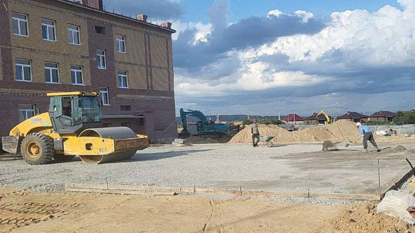 В Чигирях продолжается строительство новой школы - gtrkamur.ru