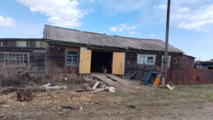 Опасные заброшенные дома снесут в Мазанове после вмешательства прокуратуры - gtrkamur.ru