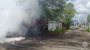 Пожар в гаражном массиве ликвидировали в Белогорске - gtrkamur.ru