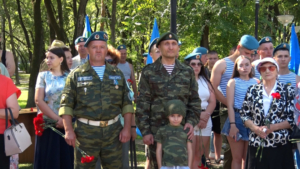 «Никто кроме нас»: День Воздушно-десантных войск отмечают в Приамурье - gtrkamur.ru