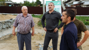 Ремонт дорог, безопасность и благоустройство волнуют жителей Прогресса - gtrkamur.ru