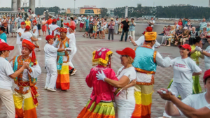 «Серебряные» танцоры из Приамурья и Китая устроят флешмоб в центре амурской столицы - gtrkamur.ru