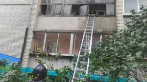 В благовещенской многоэтажке загорелся балкон - gtrkamur.ru