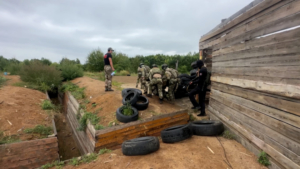 Залог выживания: амурчан бесплатно обучают начальной военной подготовке - gtrkamur.ru