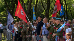 Концертом и спортивными состязаниями отметят День ВДВ в Благовещенске - gtrkamur.ru