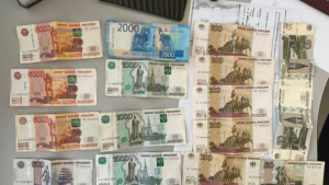 Иностранец пытался дать взятку на таможне в Благовещенске - gtrkamur.ru