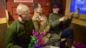 Долгожданный «Поезд Победы» встретили в Тынде - gtrkamur.ru