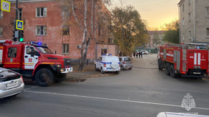 Ожоги и отравление угарным газом: в пожаре в Благовещенске пострадал мужчина - gtrkamur.ru