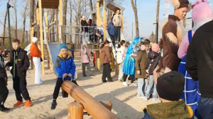 Инициативные жители Серышева помогли благоустроить две общественные зоны - gtrkamur.ru