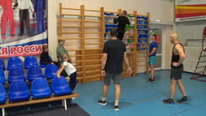 Папа может! Благовещенцы сразились в силе и ловкости в соревнованиях по программе ГТО - gtrkamur.ru