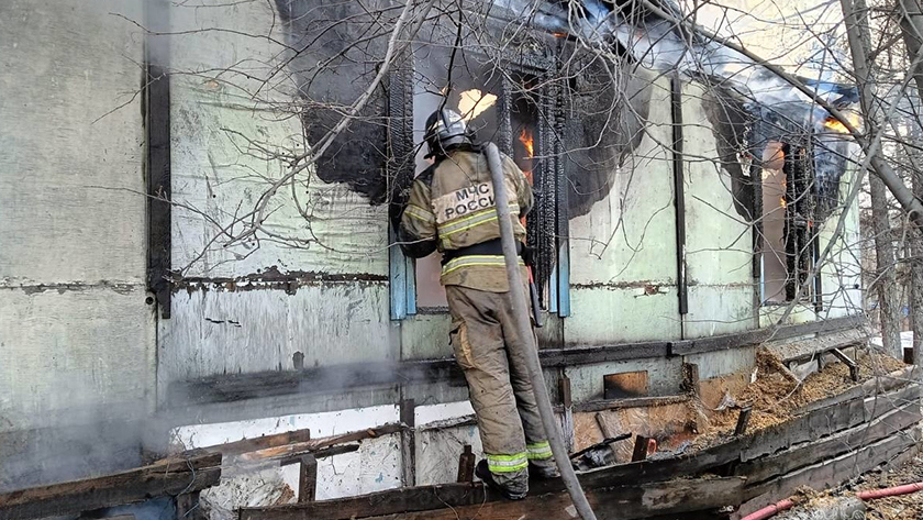 Два возгорания в нежилых строениях ликвидировали за сутки амурские пожарные МЧС - gtrkamur.ru