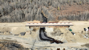 Раньше срока завершился ремонт очередного моста на трассе Ларба — Лопча - gtrkamur.ru