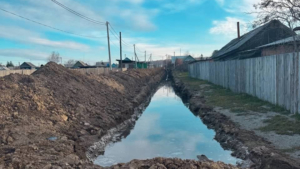 Трубопровод, который лопнул прошлой зимой, ремонтируют в Шимановске - gtrkamur.ru