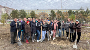 В Благовещенске живая изгородь появилась в сквере на Зеленой - gtrkamur.ru