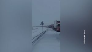 Очередь из фур скопилась на границе из-за аномального снегопада в Приамурье - gtrkamur.ru