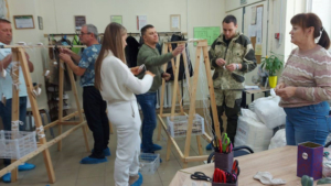 Более десятка антидроновых штор для бойцов сделали волонтеры в Благовещенске - gtrkamur.ru