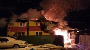 Пожар в частном доме ликвидировали зейские огнеборцы накануне вечером - gtrkamur.ru