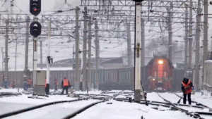 Более 2,4 тысячи километров пути очистили от снега на Забайкальской магистрали с начала зимнего сезона - gtrkamur.ru