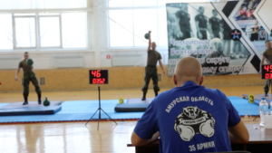 Окружной чемпионат по гиревому спорту собрал военнослужащих ВВО - gtrkamur.ru