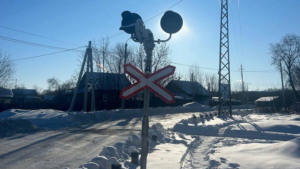 Светофор на железнодорожном переезде отремонтировали в Свободном - gtrkamur.ru