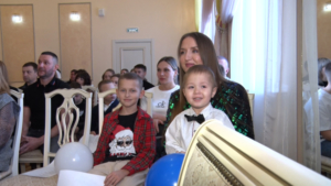 «Мы за ЗОЖ!»: самые спортивные семьи чествовали в Благовещенске - gtrkamur.ru