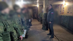 Василий Орлов встретился с амурскими бойцами в зоне СВО и вручил им медали - gtrkamur.ru