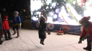 Салаты подождут: как жители амурской столицы искали новогоднее настроение на главной площади - gtrkamur.ru