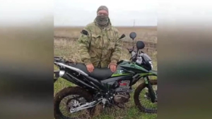 Новый мотоцикл и рации от земляков используют амурские бойцы на СВО - gtrkamur.ru