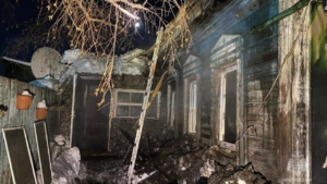 Жилой дом с гаражом горел в Благовещенске - gtrkamur.ru