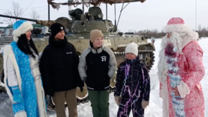 Амурские военные исполнили новогодние желания детей - gtrkamur.ru
