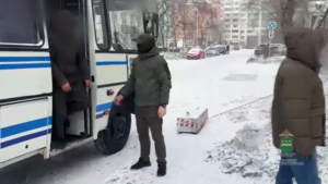 В Благовещенске в результате рейда правоохранителей один иностранец будет выдворен, четверо доставлены в военкомат - gtrkamur.ru
