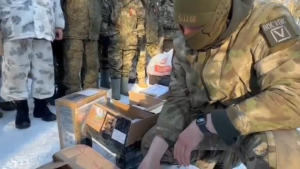 Гостинцы, гуманитарную помощь и письма получили бойцы СВО от земляков из Белогорского муниципалитета - gtrkamur.ru