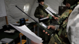 Офицеры Восточного военного округа осваивают методы работы со средствами радиосвязи - gtrkamur.ru