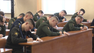 Курсанты из военных вузов России проверили знание иностранного языка на базе ДВОКУ - gtrkamur.ru
