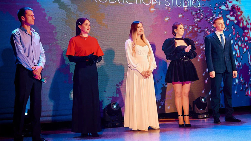 #Позывнойкультура: в Белогорске участники благотворительного концерта собрали средства для бойцов СВО - gtrkamur.ru