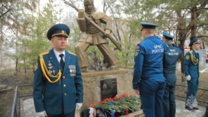 Амурские пожарные почтили память погибших коллег - gtrkamur.ru