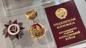 Выставка, ставшая итогом патриотической акции «Победа в чемодане», открылась в областном краеведческом музее - gtrkamur.ru