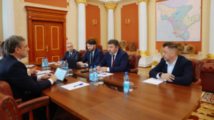 Добычу полезных ископаемых в регионе обсудили губернатор Приамурья и глава Роснедр - gtrkamur.ru