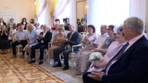 Долго и счастливо: в амурской столице чествовали семьи активистов клуба северной ходьбы - gtrkamur.ru