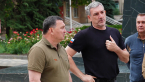 Новые планы по ремонту объектов в Амвросиевском округе ДНР обсудили Василий Орлов и Игорь Лызов - gtrkamur.ru