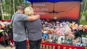 Родственникам погибших при крушении Ан-24 помогают кураторы в Тынде - gtrkamur.ru