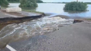 Вода размыла два отрезка трассы «Ивановка-Варваровка-Панино» - gtrkamur.ru