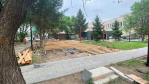 Благовещенский сквер Приемыхова благоустроен уже наполовину - gtrkamur.ru