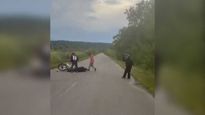 Два мотоциклиста столкнулись на подъезде к Свободному - gtrkamur.ru